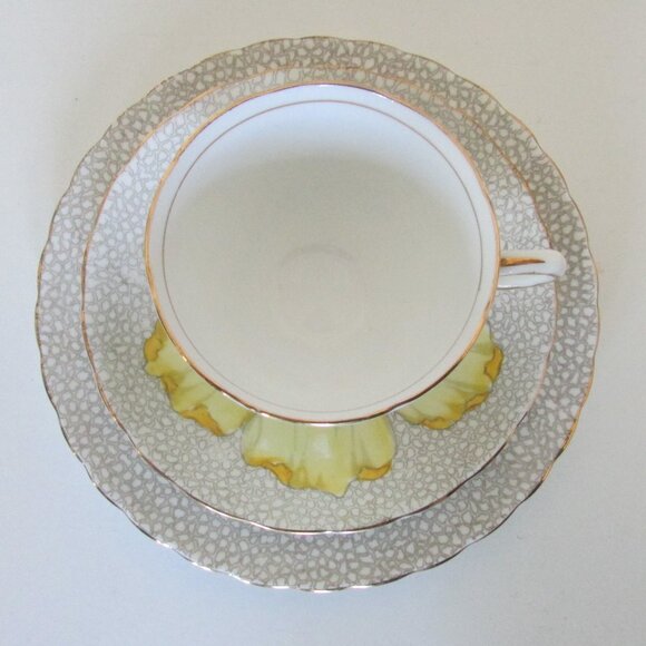 Vintage Tuscan Teacup trio set, Yellow Flower (Lot 2) - Picture 5 of 10